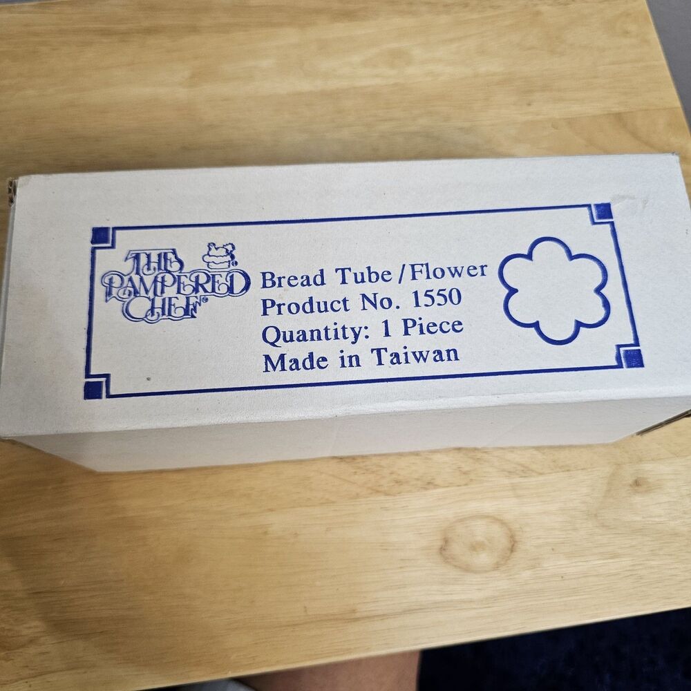 Pampered Chef Valtrompia Bread Tube Flower Mold #1550 NIB Vintage Taiwan